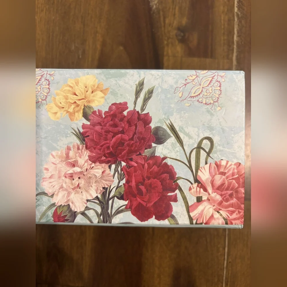 Like New! Encouraging Phrases Around A Beautiful Storing Box